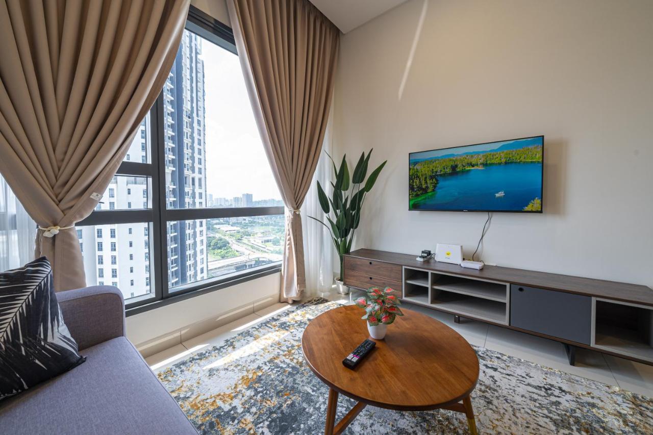 Apartment Cozy 2b2b W Pool - 6 Pax - 5 Min To Mid Valley Megamall