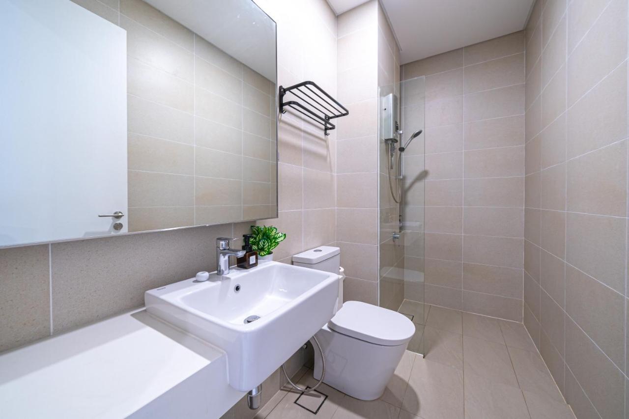 Cozy 2b2b W Pool - 6 Pax - 5 Min To Mid Valley Megamall Apartment