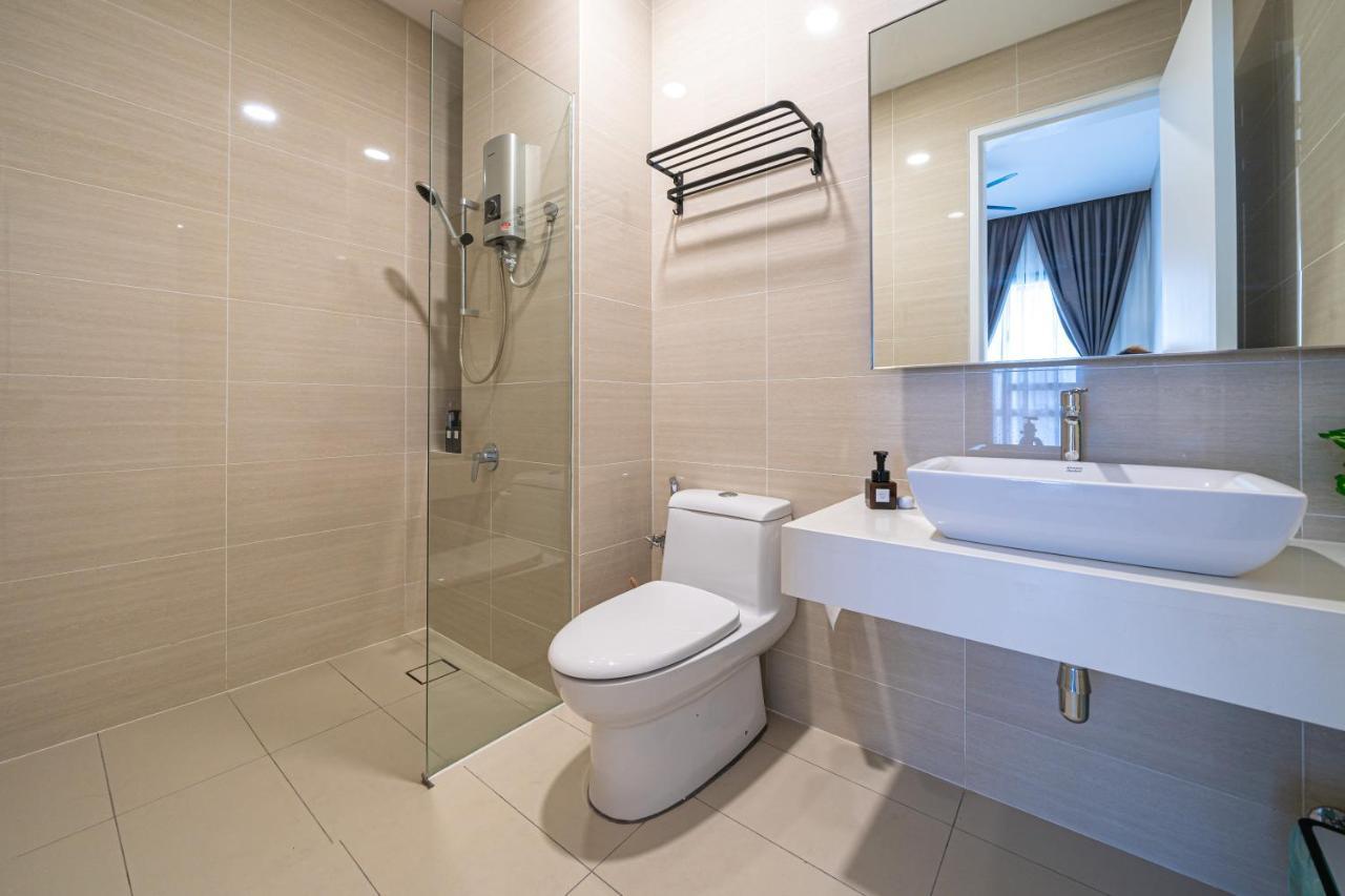Cozy 2b2b W Pool - 6 Pax - 5 Min To Mid Valley Megamall * Kuala Lumpur