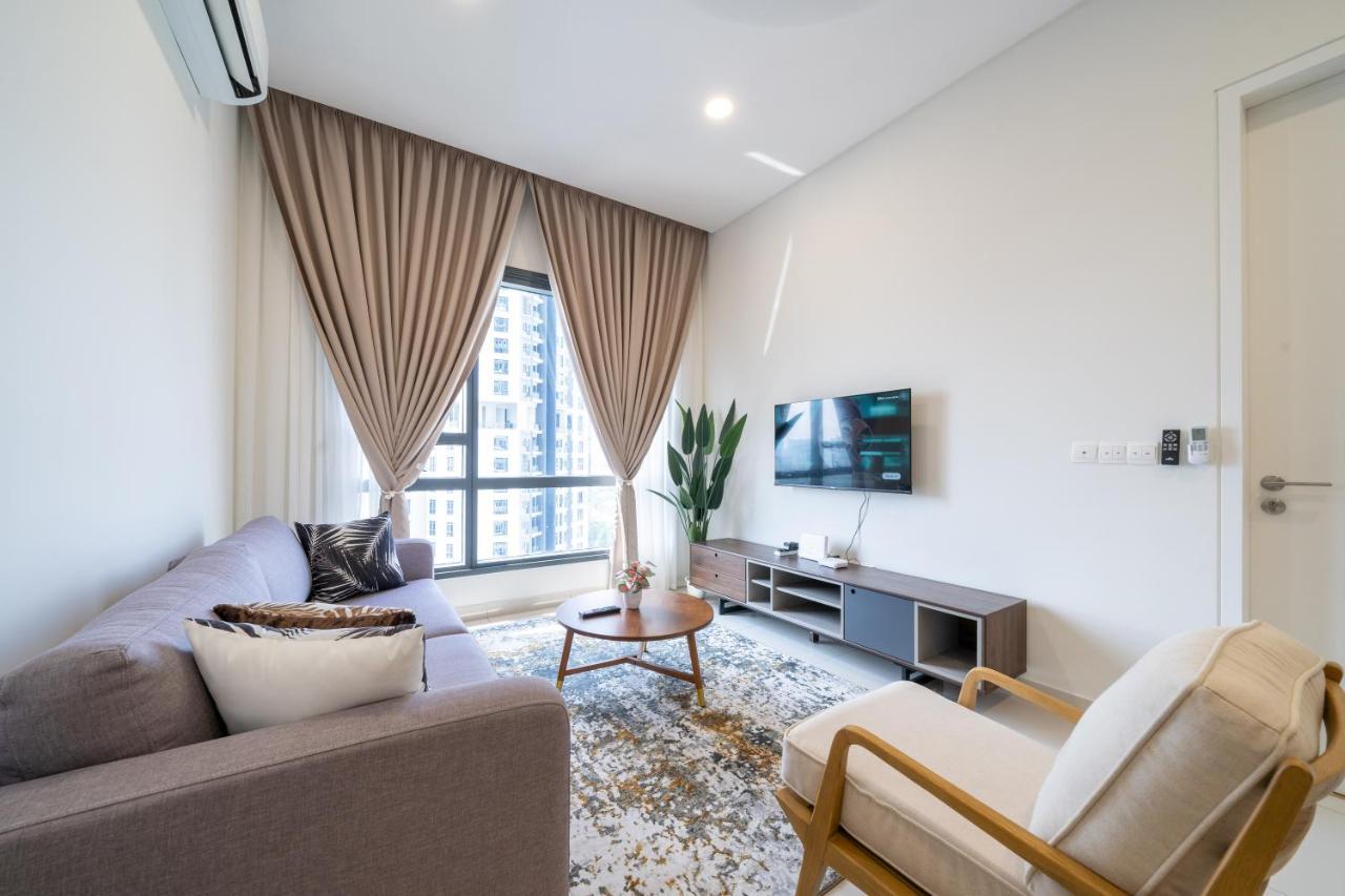 Cozy 2b2b W Pool - 6 Pax - 5 Min To Mid Valley Megamall Apartment Kuala Lumpur