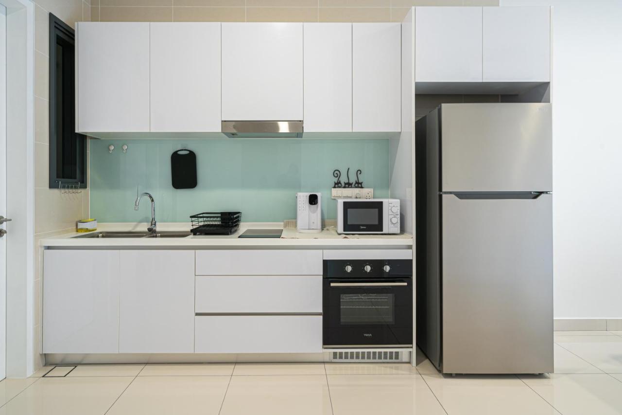 Cozy 2b2b W Pool - 6 Pax - 5 Min To Mid Valley Megamall Apartment *