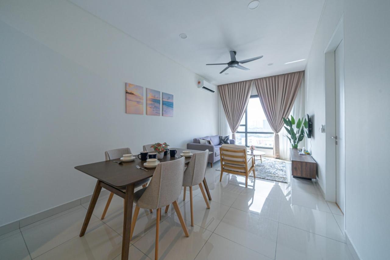 Apartment Cozy 2b2b W Pool - 6 Pax - 5 Min To Mid Valley Megamall